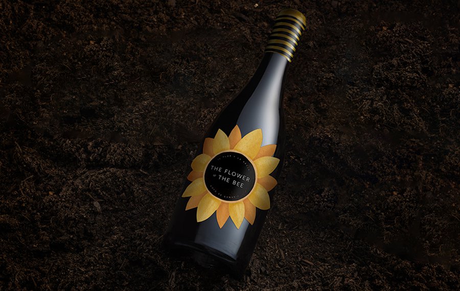 Studio Unbound Wine Label Packaging Theflowerandthebee Thumbnail Landscape